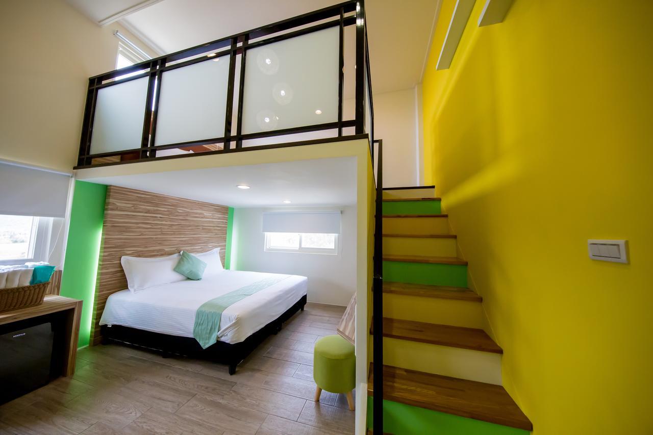 Tiffany Homestay Cape Eluanbi Екстер'єр фото