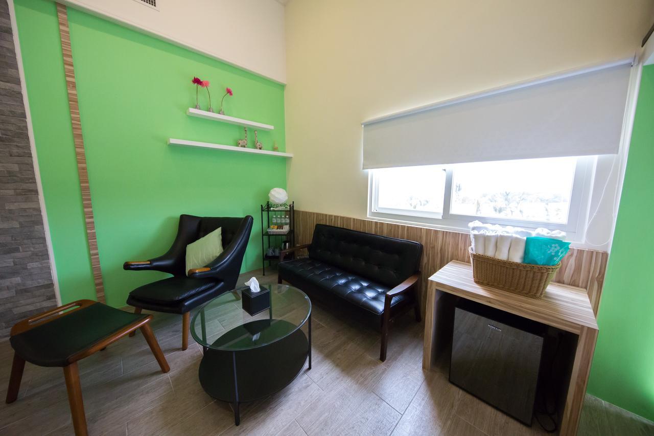 Tiffany Homestay Cape Eluanbi Екстер'єр фото