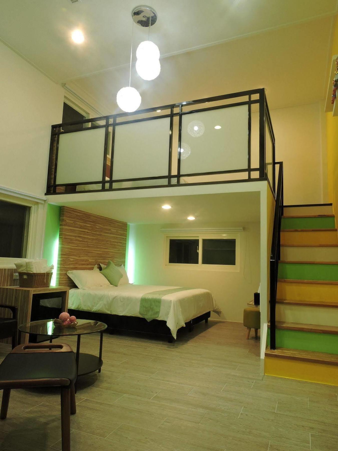 Tiffany Homestay Cape Eluanbi Екстер'єр фото