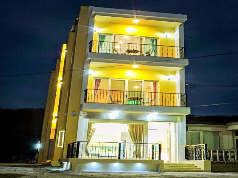 Tiffany Homestay Cape Eluanbi Екстер'єр фото